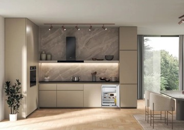 WHIRLPOOL WBUF011 встраиваемый холодильник 108л 81,5см