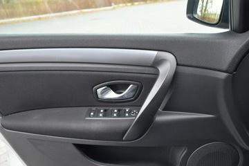 Renault Laguna III Grandtour 2.0 16v 140KM 2009 Renault Laguna 2.0 16v 140KM 2009r. Xenon TEMPOMAT, zdjęcie 24