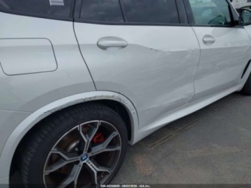 BMW X5 G05 2022 BMW X5 2022 BMW X5 PHEV XDRIVE45E 3.0 Hybryda Plug-in 282KM, zdjęcie 16