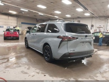 Toyota Sienna III 2025 Toyota Sienna Woodland Edition 2025 2.5 Hybryda 245KM, zdjęcie 3