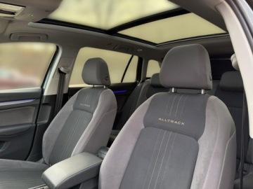 Volkswagen Golf VIII Alltrack 2.0 TDI 200KM 2022 Volkswagen Golf Alltrack LED Matrix Harman Kardon Hak Kamera Cofania Faktu, zdjęcie 11