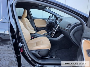 Volvo V40 II Hatchback Facelifting 2.0 D4 190KM 2017 Volvo V40 Salon PL Summum D4 190KM LED Skóra Nawi, zdjęcie 14