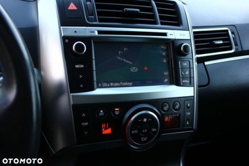 Toyota Verso Minivan Facelifting 1.6 D-4D 112KM 2015 Toyota Verso Toyota Verso 1.6 D-4D 7-Sitzer StartStop Skyview Edition 1.6, zdjęcie 26