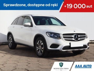 Mercedes GLC C253 SUV 2.0 250 211KM 2019 Mercedes GLC GLC 250 4MATIC, 4X4, Automat, Navi