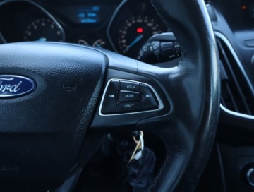 Ford Focus III Hatchback 5d facelifting 1.0 EcoBoost 100KM 2015 Ford Focus 1.0 EcoBoost, Salon Polska, Klima, zdjęcie 17