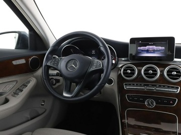 Mercedes Klasa C W205 Limuzyna 180 156KM 2014 Mercedes C 180 automat półskóra jane wnętrze, zdjęcie 15