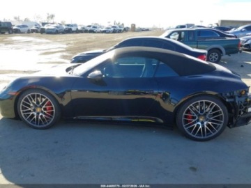 Porsche 911 992 2022 Porsche 911 Carrera S Cabriolet 2022 3.0 Benzyna 473KM, zdjęcie 2