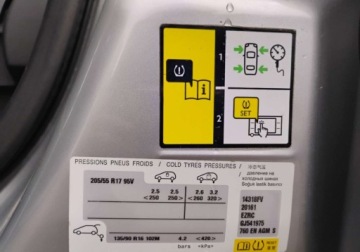 Citroen C4 Picasso II Picasso 1.6 BlueHDi 100KM 2016 Citroen C4 Picasso 2016r, 1.6 HDI. Lekko uszkodzony tyl i przod. Jezdzi., zdjęcie 23