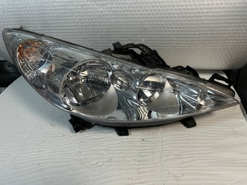 Lampa przód prawa Peugeot 207