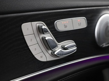 Mercedes Klasa E W213 2019 Mercedes E 300 phev full led burmester navi kamera, zdjęcie 38