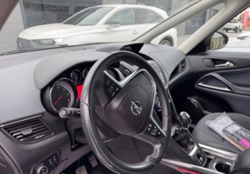 Opel Zafira C Tourer 2.0 CDTI ECOTEC 130KM 2014 Opel Zafira bezwypadekorg lakierserwisz Belgijedzie jak nowa 2.0 Diesel, zdjęcie 7