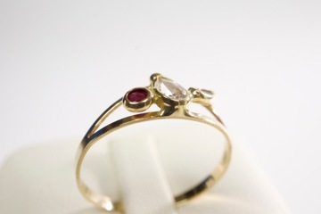 Piękny pierścionek z cyrkonią - 0,88 g - Próba 585
