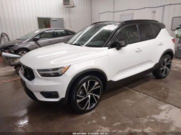 Volvo XC40 2021 Volvo XC 40 T5 R-Design 2021 2.0 Benzyna 248KM, zdjęcie 1