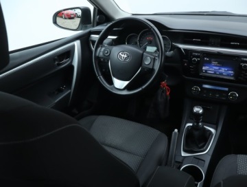 Toyota Corolla XI Sedan 1.6 Valvematic 132KM 2015 Toyota Corolla 1.6 Valvematic, Salon Polska, zdjęcie 6