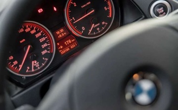 BMW X1 E84 Crossover sDrive18d 143KM 2011 BMW X1 BMW X1 2.0 Diesel 143KM, zdjęcie 13