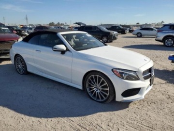 Mercedes Klasa C W205 2017 Mercedes-Benz Klasa C 2017 MERCEDES-BENZ C 300 silnik 2.0 L 2.0 Benzyna, zdjęcie 4