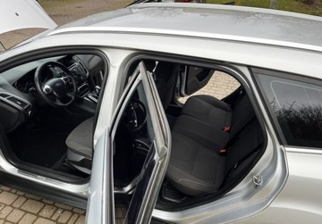 Ford Focus III Kombi 2.0 Duratorq TDCi DPF 115KM 2011 Ford Focus automat, bez korozji, klimatronik, 2.0 Diesel 115KM, zdjęcie 8