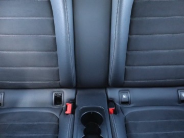 Mercedes Klasa C W205 Coupe 250 211KM 2017 Mercedes C C 250, Serwis ASO, Automat, Skóra, zdjęcie 9