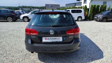 Volkswagen Passat B7 Variant 1.6 TDI CR DPF BlueMotion 105KM 2013 Volkswagen Passat B7 1.6 TDi 105kM Klima Grzane Fotele Czujniki Serwis GWA, zdjęcie 13