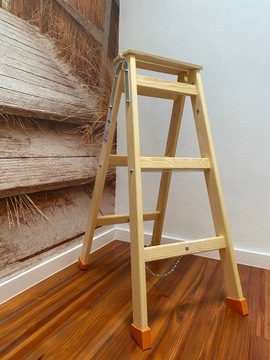 деревянная лестница с копытами