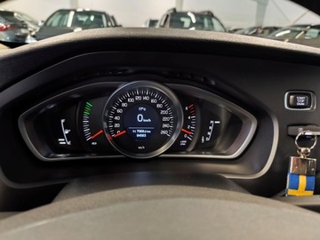 Volvo V40 II Hatchback Facelifting 2.0 D2 120KM 2019 Volvo V40 2.0, 120 KM, Automat, Nawi, Kamera,, zdjęcie 16
