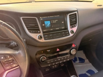 Hyundai Tucson III SUV 1.6 T-GDI 177KM 2015 Hyundai Tucson 4x4 Boagata wersja Hak 1.6 Benzyna 177KM, zdjęcie 17