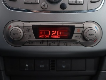 Ford Focus II Hatchback 5d 1.8 Duratec Flexifuel 125KM 2007 Ford Focus 1.8 16V, Klima, Klimatronic, El. szyby, zdjęcie 12