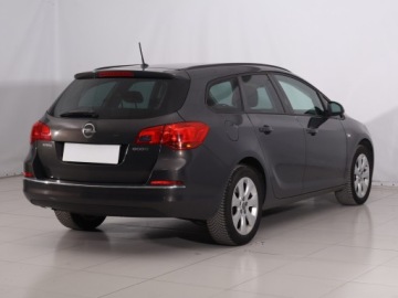 Opel Astra J Sports Tourer Facelifting 1.6 CDTI ecoFLEX 110KM 2015 Opel Astra 1.6 CDTI, Klima, Klimatronic, Tempomat, zdjęcie 4