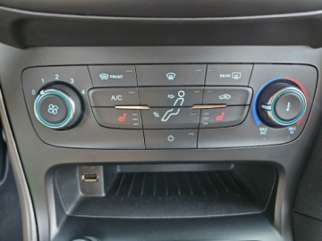 Ford Focus III Kombi Facelifting 1.5 TDCi 120KM 2017 Ford Focus navi grz. fotele grz. kierownica ALU 18 2x kola 1.5, zdjęcie 18