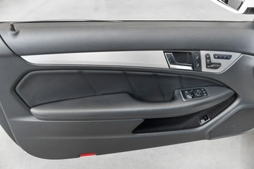 Mercedes Klasa C W204 Coupe AMG 6.2 C 63 AMG 457KM 2013 Mercedes C 63 AMG Tylko 7600 km przebiegu!, zdjęcie 36