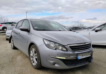 Peugeot 308 II SW 1.6 BlueHDi 120KM 2016 Peugeot 308 2016r. 1.6HDI. Uszkodzony lekko przod i tyl. Jezdzi. 1.6