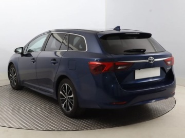 Toyota Avensis III Wagon Facelifting 2015 2.0 D-4D 143KM 2018 Toyota Avensis 2.0 D-4D, Salon Polska, VAT 23%, zdjęcie 3