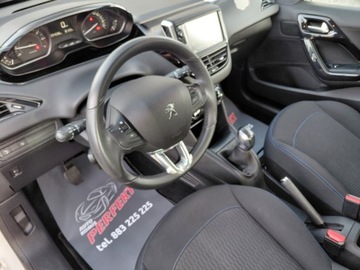 Peugeot 208 I Hatchback 5d Facelifting 1.2 PureTech 82KM 2019 Peugeot 208 Klimatyzacja Kamera Komputer Tempomat 1.2 Benzyna 82KM, zdjęcie 11