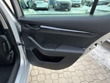 Skoda Octavia IV Liftback 1.5 TSI EVO 150KM 2022 Skoda Octavia Skoda Octavia 1.5 TSI / 150 KM Ambit, zdjęcie 33