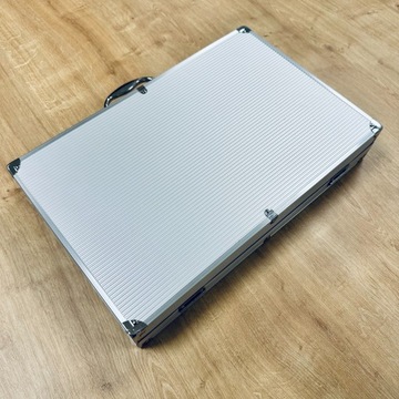 Narzędzia do grilla 33 el. zestaw, walizka PREZENT