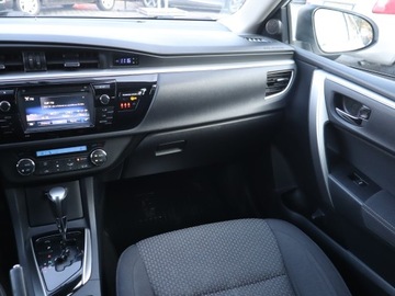 Toyota Corolla XI Sedan 1.6 Valvematic 132KM 2015 Toyota Corolla 1.6 Valvematic, Salon Polska, zdjęcie 7