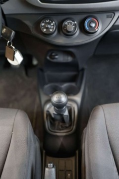 Toyota Yaris III Hatchback 5d Facelifting 2017 1.0 VVT-i 72KM 2020 Toyota Yaris 1.0 Active Benzyna 72KM, zdjęcie 20