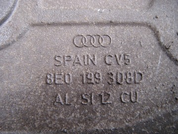 SEAT EXEO 08- 1.8T UCHYCENÍ MOTORU PRAVÁ 8E0199308D