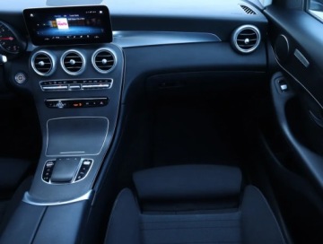 Mercedes GLC C253 SUV Facelifting 2.0 200d 163KM 2021 Mercedes GLC GLC 200 d 4MATIC, Salon Polska, zdjęcie 7