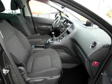 Peugeot 5008 I Minivan 2.0 HDi FAP 150KM 2011 Peugeot 5008 Allure Nawigacja Panorama Dach Head-Up 2.0 Diesel 150KM, zdjęcie 22