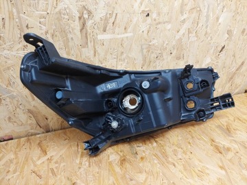 TOYOTA HILLUX VIII 2015-2020 LEWA PRZEDNIA LAMPA