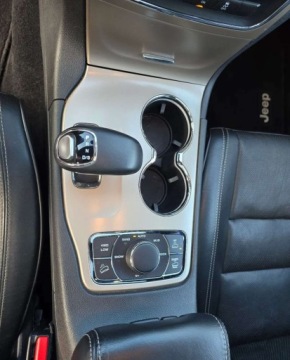Jeep Grand Cherokee IV Terenowy Facelifting 5.7 V8 HEMI 352KM 2014 Jeep Grand Cherokee Jeep Grand Cherokee 5.7 V8 HEMI Summit 5.7 Benzyna, zdjęcie 27