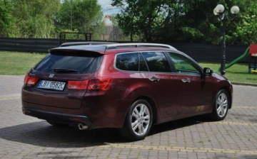 Honda Accord VIII Kombi 2.0 VTEC 156KM 2014 Honda Accord GWARANCJA, 2014r, 2.0 Benzyna, Bogate wyposazenie, Ladnie utr, zdjęcie 2