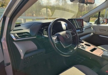 Toyota Sienna III 2021 Toyota Sienna 2.5 HSD HYBRYDA Gwarancja 83 tys. km Zobacz 2.7 Benzyna, zdjęcie 16