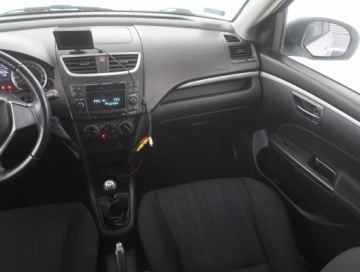 Suzuki Swift V Hatchback 3d Facelifting 1.2 VVT 94KM 2014 Suzuki Swift 1.2, Salon Polska, Serwis ASO, Klima, zdjęcie 7