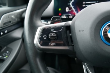 BMW Seria 5 G90-91 2024 BMW 550 BMW 550e M Professional M Pro HAK Adaptive, zdjęcie 19