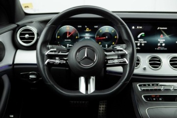 Mercedes Klasa E W213 2021 Mercedes-Benz Klasa E 2.0 Diesel 200KM, zdjęcie 25