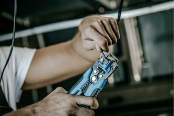 АВТОМАТИЧЕСКИЙ СНЯТНИК ИЗОЛЯЦИИ 210 мм 0,05–10 мм² Hoegert Technik HT1P182