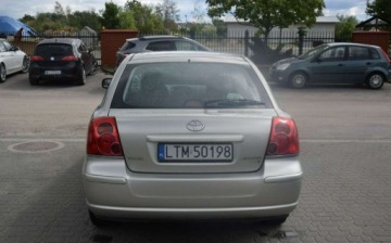 Toyota Avensis II Sedan 2.0 D-4D 116KM 2005 Toyota Avensis 2.0D Sprawna klima 260TYS Km Stan Bardzo Dobry 2.0 Diesel, zdjęcie 24