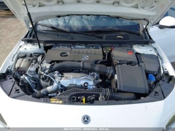 Mercedes Klasa A W177/V177 2022 Mercedes-Benz Klasa A 2022 Mercedes-Benz A-Class A 220 Sedan 2.0 Benzyna, zdjęcie 8